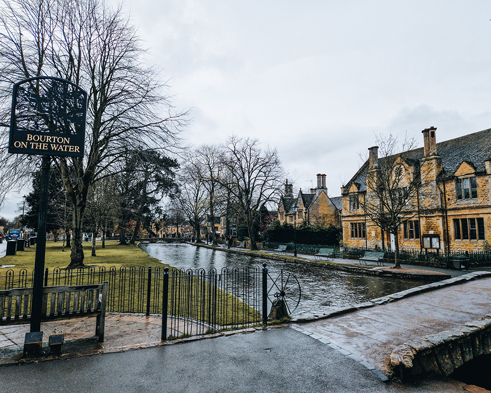 bourton on the water in the autumn season